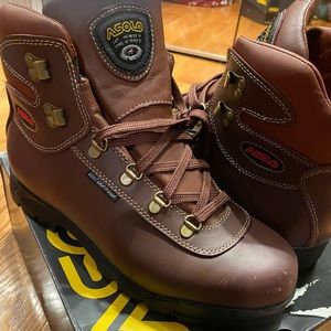 Asolo Sunrise Boots sz 10.5 Burgundy.